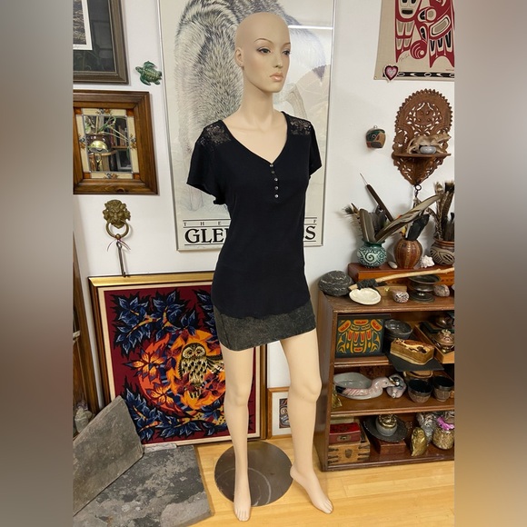 Black Button Down V-Neck with Lace Details - Picture 6 of 9